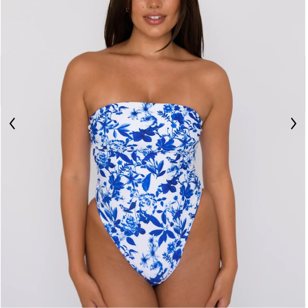Skatie AMY ONE PIECE - WISTERIA